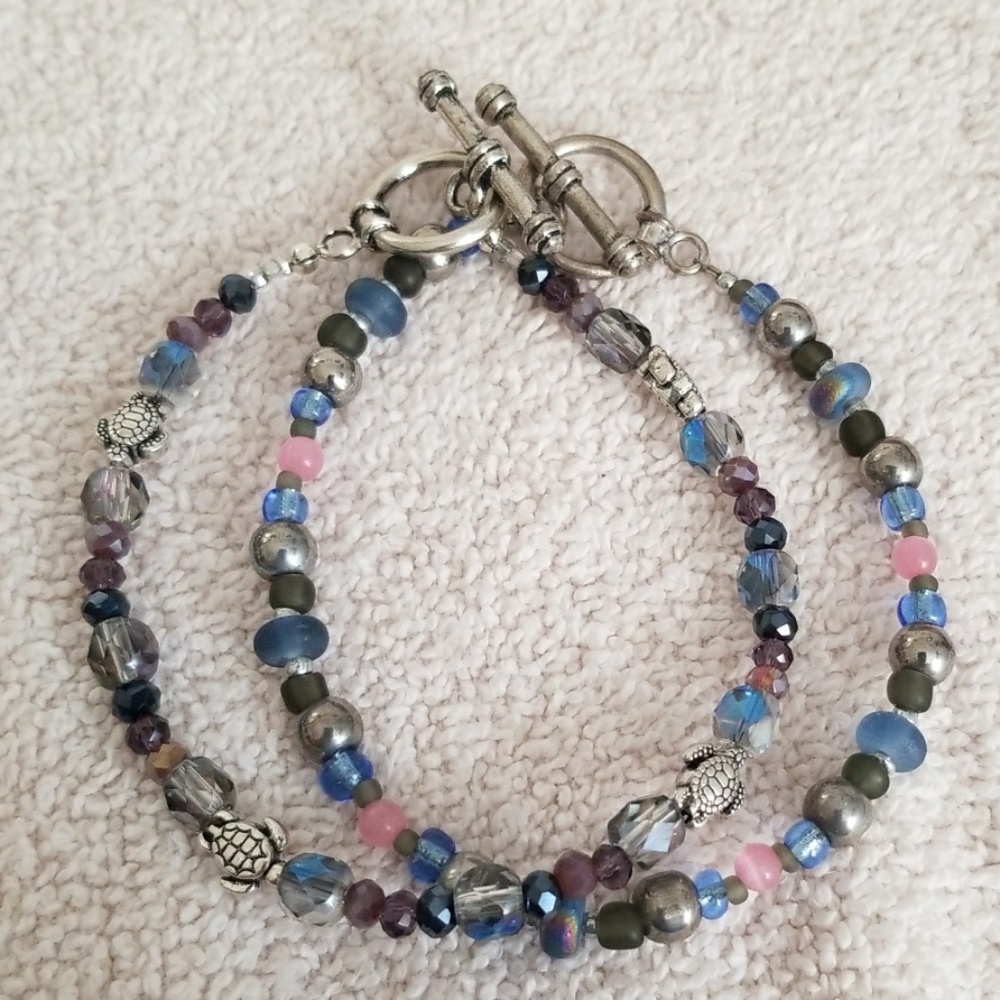 Coordinating stackable glass beaded bracelets